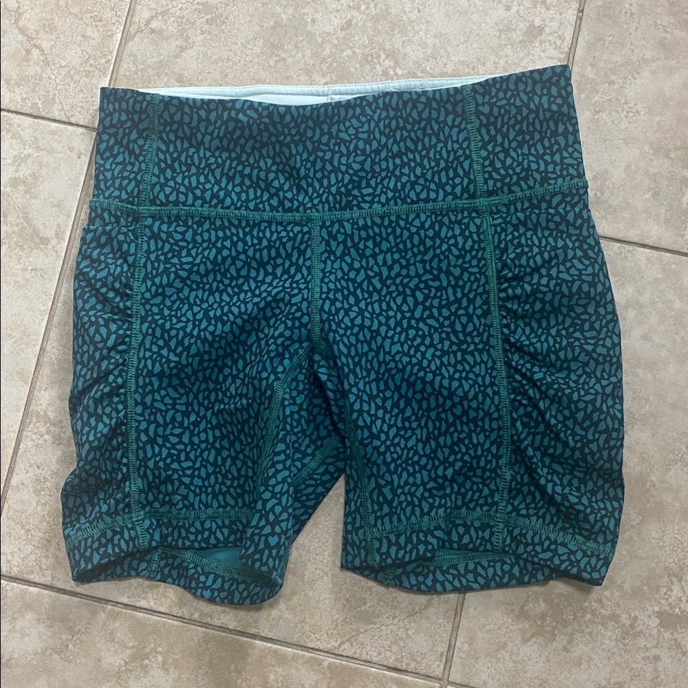Lululemon Speed Track Short
Miss Mosaic Hunter Green Deep Green - Picture 2 of 12